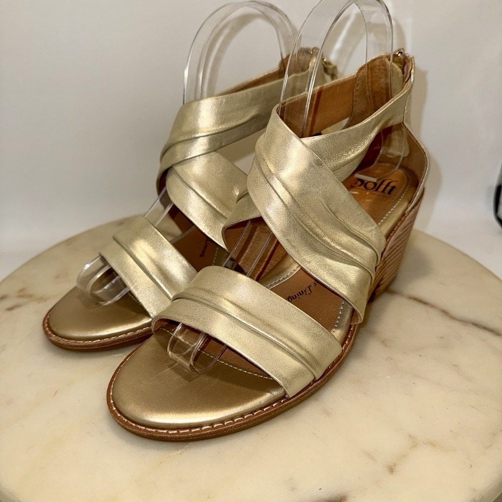 Sofft Sandals Women's 7.5M Samoa Wedge Strappy Leather Comfort Insole Zip Gold